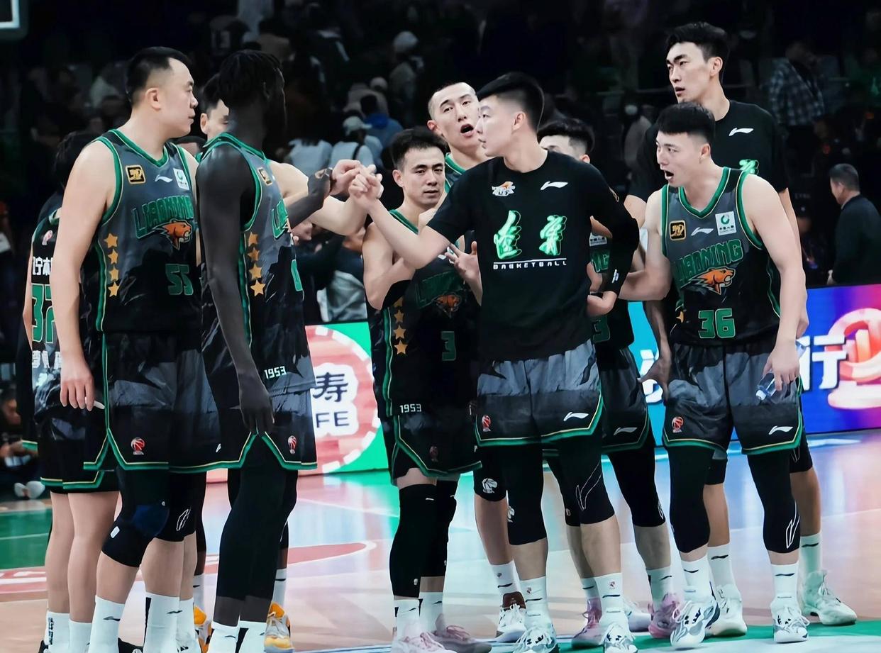 顶级球队硬仗多，谁将率先出线决赛的简单介绍