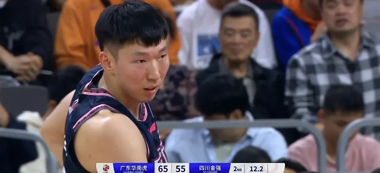 莱比锡全队发挥出色，多点开花领先对手的简单介绍