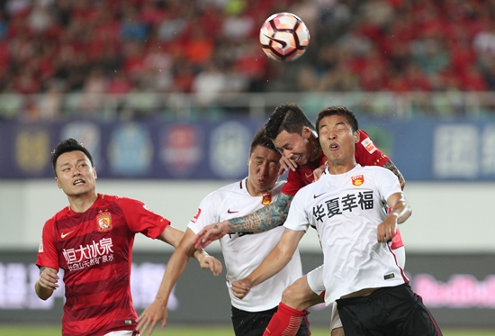 关于恒大挑战华夏幸福，夺回积分榜首位置的信息