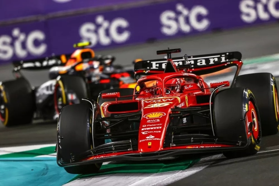 威廉姆斯鏖战红牛车队，勒克莱尔高光表现